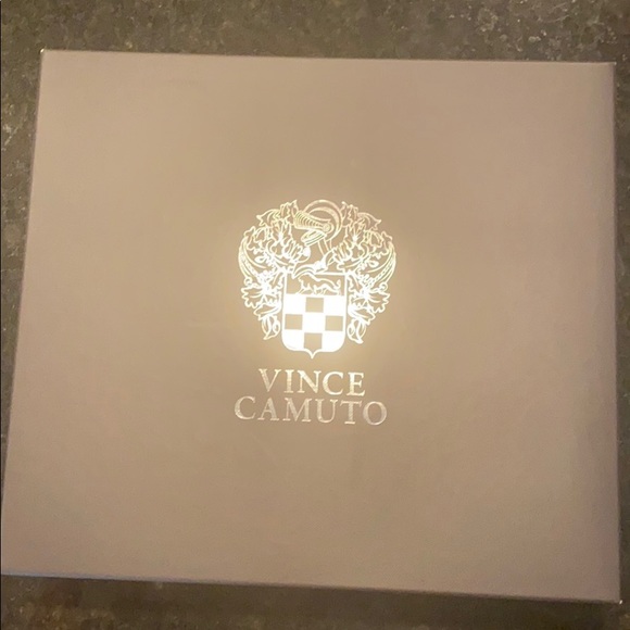 High heels - never worn - size 7 - Picture 4 of 5